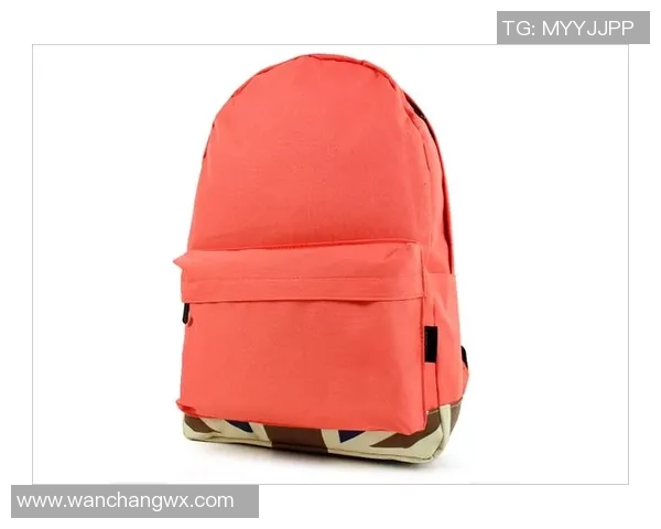 足球明星个性书包图片展示让你领略运动与时尚的完美结合